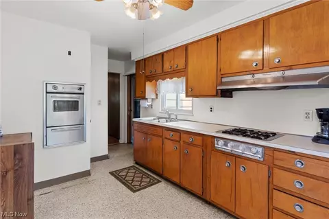 7867 Ridge Rd, Parma, OH 44129 photo 17