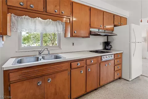 7867 Ridge Rd, Parma, OH 44129 photo 16
