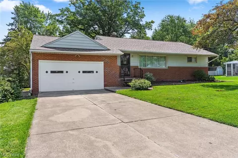 7867 Ridge Rd, Parma, OH 44129 photo 3