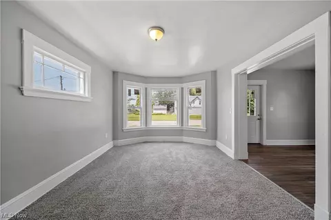 512 W 34th St, Ashtabula, OH 44004 photo 6
