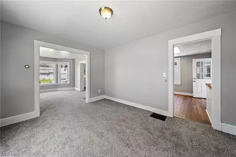 512 W 34th St, Ashtabula, OH 44004 photo 7