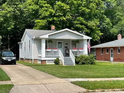 3928 W 227th St, Fairview Park, OH 44126