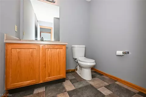 1384 Blake, Akron, OH 44307 photo 10