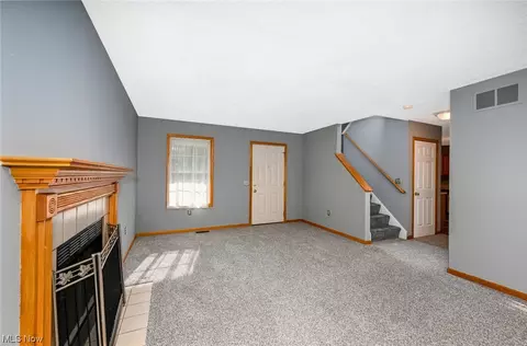 1384 Blake, Akron, OH 44307 photo 5