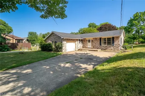 355 W Lisbon St, Waynesburg, OH 44688