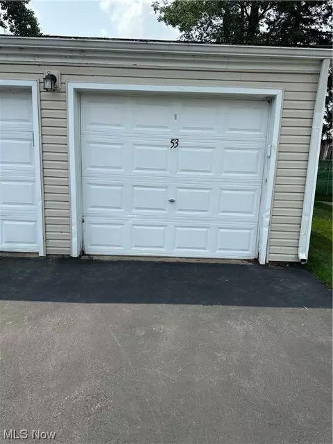 53 Valley Forge Ln, Elyria, OH 44035 photo 2