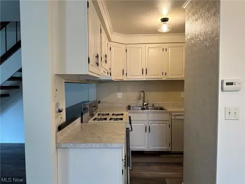 53 Valley Forge Ln, Elyria, OH 44035 photo 7