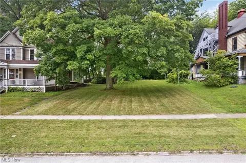 2 Nd St, Cuyahoga Falls, OH 44221