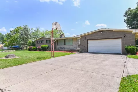770 16th St, Elyria, OH 44035 photo 2