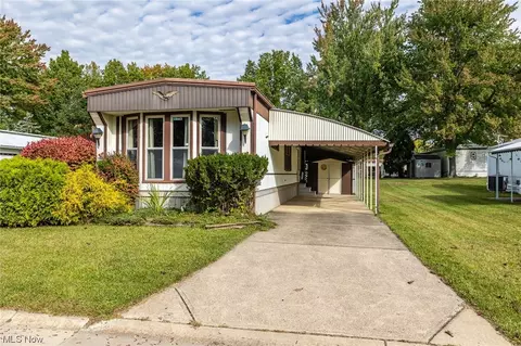 16 Sycamore, Olmsted Twp, OH 44138