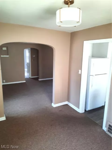 770 E 260th St, Euclid, OH 44132 photo 5