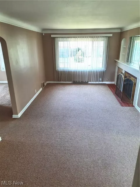 770 E 260th St, Euclid, OH 44132 photo 2