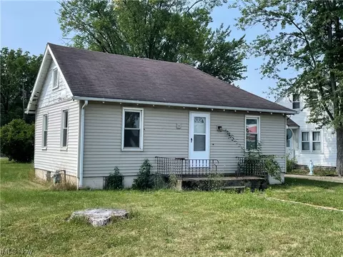 2306 Columbus Rd NE, Canton, OH 44705