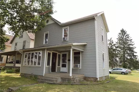 723 E Front St, Dover, OH 44622 photo 1