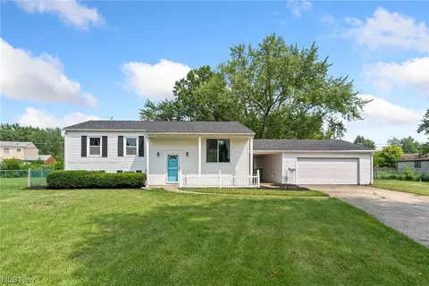 723 Hammer Ct, Elyria, OH 44035 photo 2