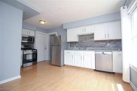 7622 State Rd, Parma, OH 44134 photo 4