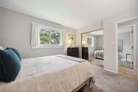 9611 Munich Dr, Parma, OH 44130 photo 15