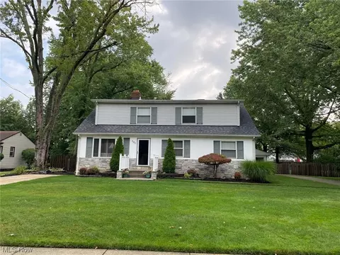 321 E 320th St, Willowick, OH 44095