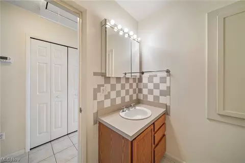29969 Robert Rd, Wickliffe, OH 44092 photo 23