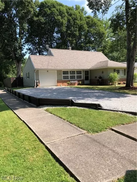 573 Linwood Dr, Alliance, OH 44601