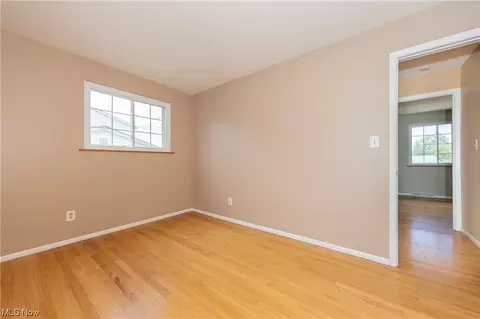 11425 Johnson Dr, Parma, OH 44130 photo 16