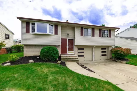 11425 Johnson Dr, Parma, OH 44130 photo 1