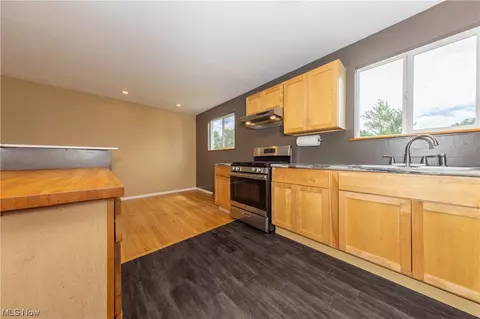 11425 Johnson Dr, Parma, OH 44130 photo 13