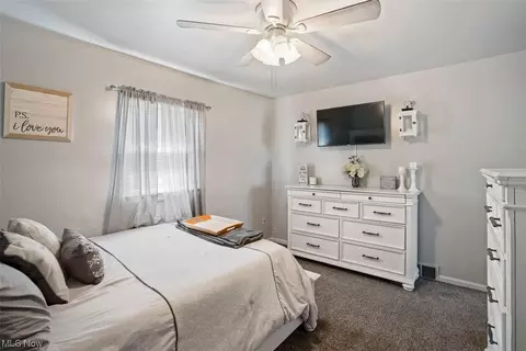 679 E 305th St, Willowick, OH 44095 photo 7