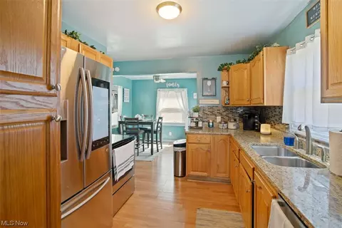 679 E 305th St, Willowick, OH 44095 photo 2