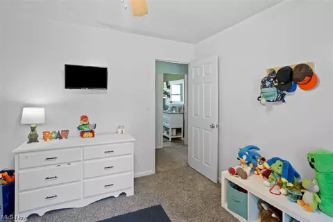 679 E 305th St, Willowick, OH 44095 photo 12