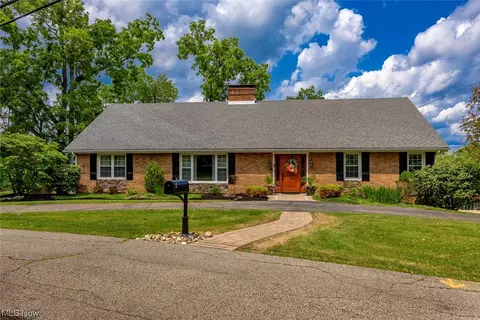 68455 Rolling Acres, Saint Clairsville, OH 43950