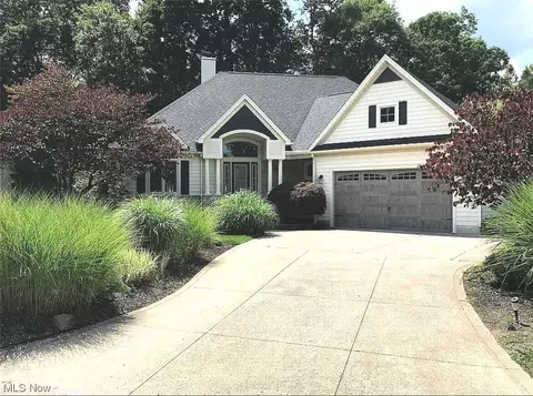 863 Woodbridge Trl, Sagamore Hills, OH 44067