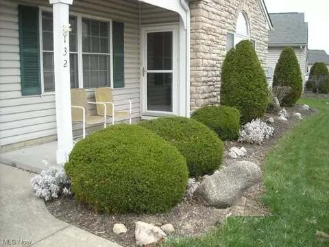 132 Arrow Ct, Elyria, OH 44035 photo 3