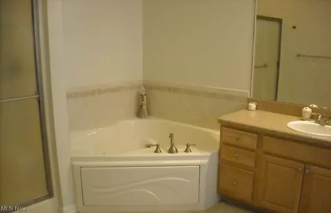 132 Arrow Ct, Elyria, OH 44035 photo 14