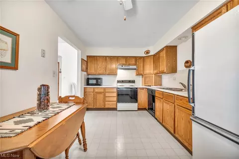 2210 Devon Ct, Akron, OH 44312 photo 14