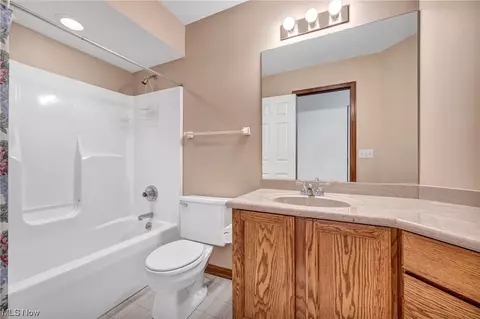 2210 Devon Ct, Akron, OH 44312 photo 15