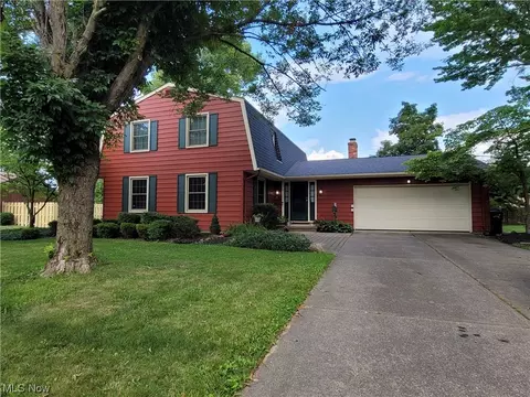 345 Hamilton Cir, Elyria, OH 44035 photo 1