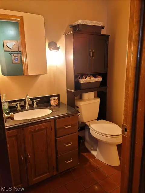 345 Hamilton Cir, Elyria, OH 44035 photo 9