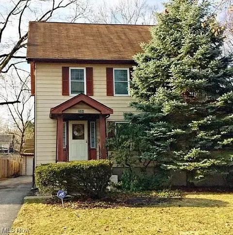 2950 Essex Rd, Cleveland Heights, OH 44118