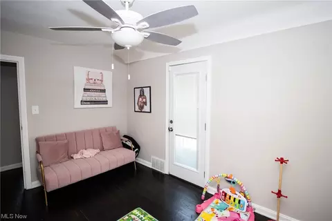 256 E 210th St, Euclid, OH 44123 photo 9