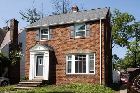 256 E 210th St, Euclid, OH 44123 photo 1