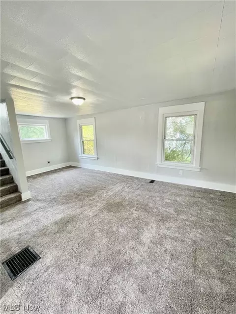 2370 3rd St SE, Canton, OH 44707 photo 9