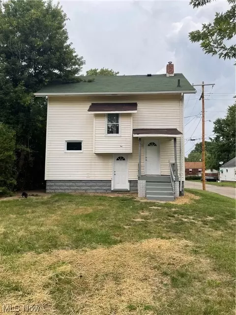 2370 3rd St SE, Canton, OH 44707 photo 2