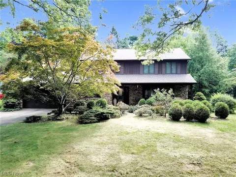 1651 Saunders Dr, Wooster, OH 44691