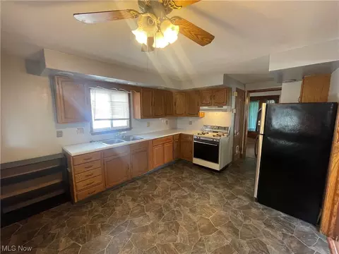 1706 W 8th St, Ashtabula, OH 44004 photo 7