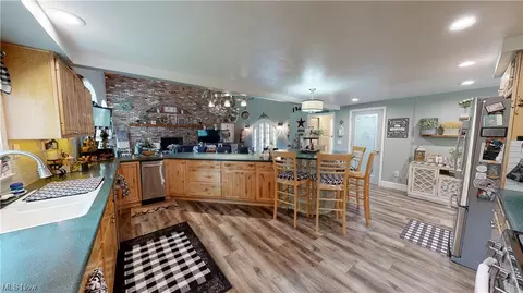 7686 Maple St, Kirtland, OH 44094 photo 7