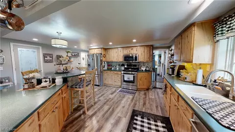 7686 Maple St, Kirtland, OH 44094 photo 8
