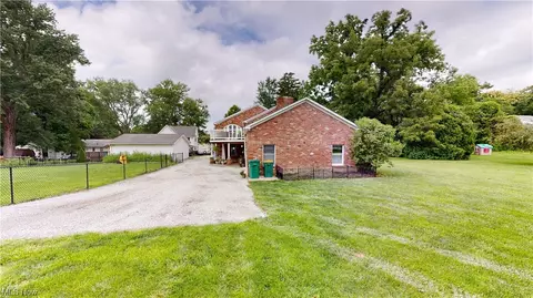 7686 Maple St, Kirtland, OH 44094 photo 30