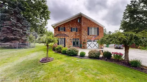 7686 Maple St, Kirtland, OH 44094 photo 1