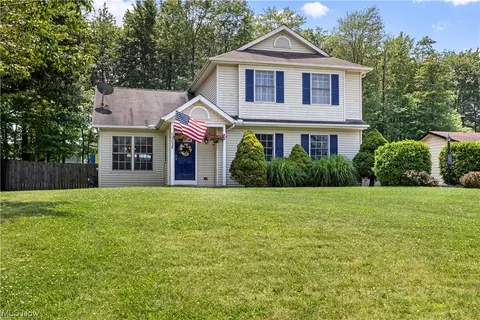6903 Regal Dr, Parma, OH 44129